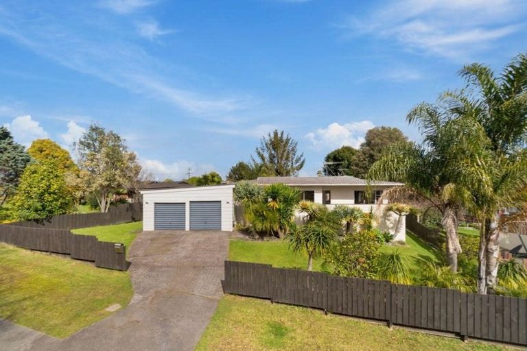Photo of property in 4 Realm Place, Massey, Auckland, 0614