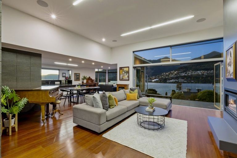 Photo of property in 468 Peninsula Road, Kelvin Heights, Queenstown, 9300