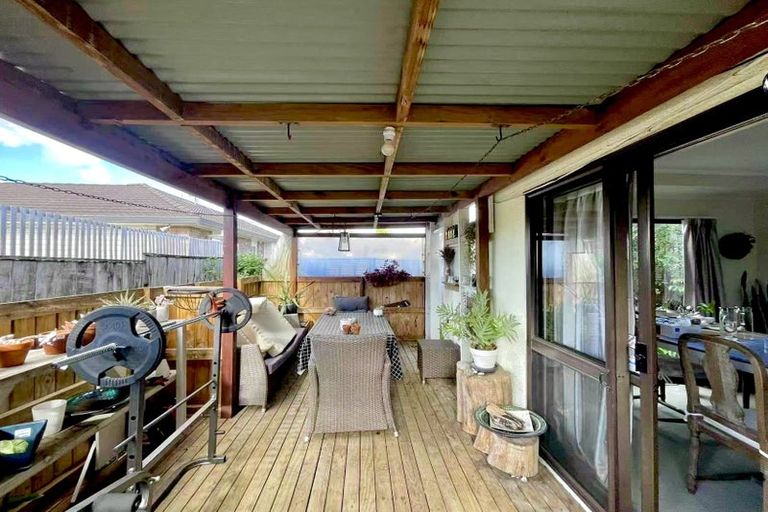 Photo of property in 2/53 Frank Nobilo Drive, Golflands, Auckland, 2013