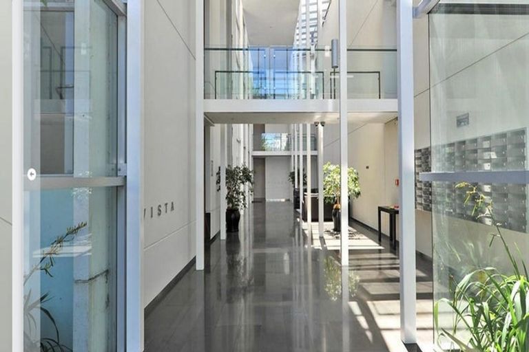 Photo of property in Sanctum Apartment, 10 Ebor Street, Te Aro, Wellington, 6011