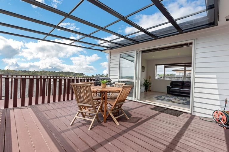 Photo of property in 66 Vinistra Road, Kumeu, 0810