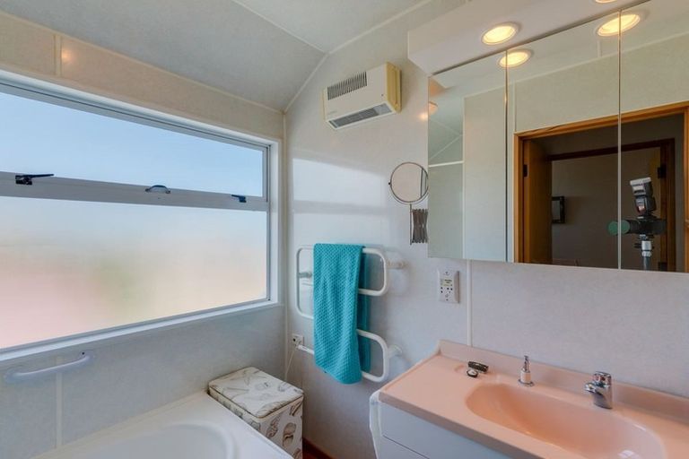 Photo of property in 65 Hillview Road, Birdlings Flat, Little River, 7591