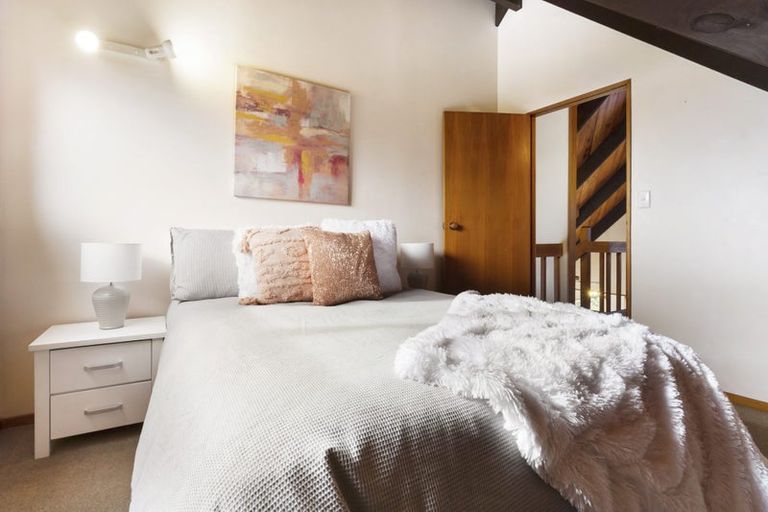 Photo of property in 16a Pah Road, Onerahi, Whangarei, 0110