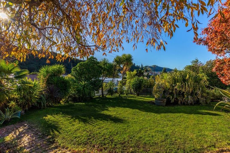 Photo of property in 65 Hampden Street, Picton, 7220