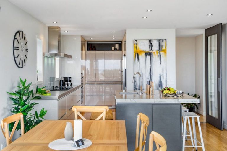 Photo of property in 128 Churchill Road, Rothesay Bay, Auckland, 0630