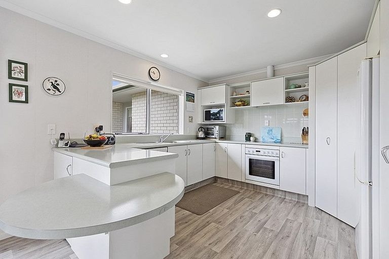 Photo of property in 4 Golden Heights, Hairini, Tauranga, 3112