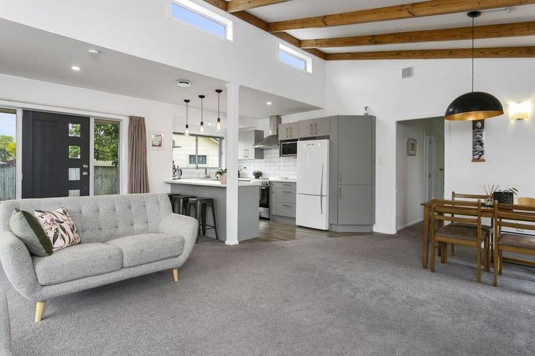 Photo of property in 22 Browning Street, Leamington, Cambridge, 3432