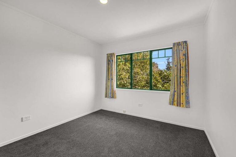 Photo of property in 6 Pararewa Drive, Whalers Gate, New Plymouth, 4310
