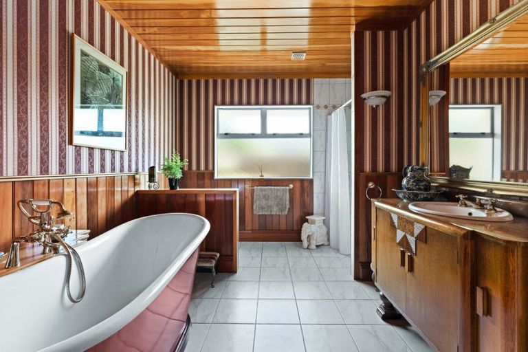 Photo of property in 129 Kent Terrace, Taradale, Napier, 4112