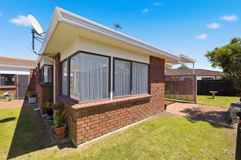 Photo of property in 2 Marwood Place, Mount Maunganui, 3116