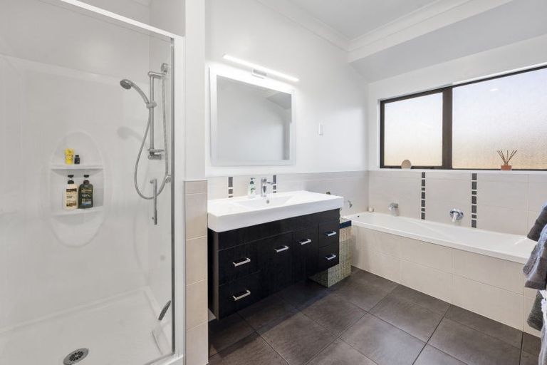 Photo of property in 11 Baxendale Drive, Matipo Heights, Rotorua, 3015