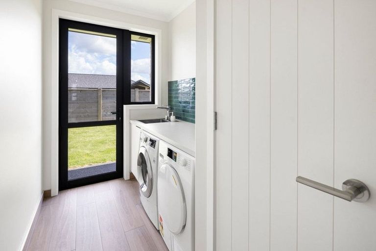 Photo of property in 39 Sunline Drive, Leamington, Cambridge, 3432