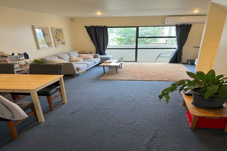 Photo of property in 123 Mokoia Road, Birkenhead, Auckland, 0626