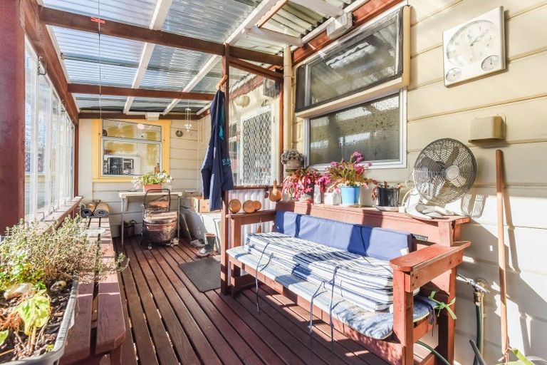 Photo of property in 83 Waikawa Road, Picton, 7220