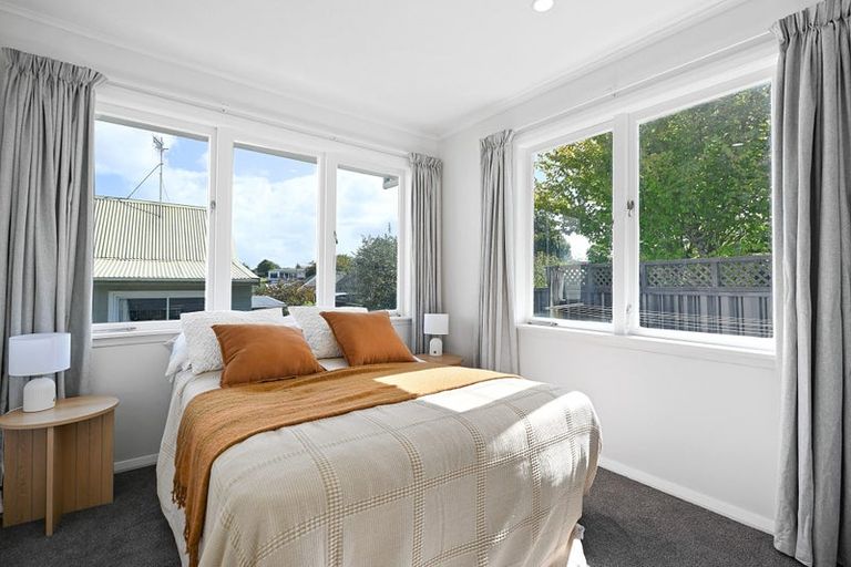 Photo of property in 142 Tuhikaramea Road, Dinsdale, Hamilton, 3204