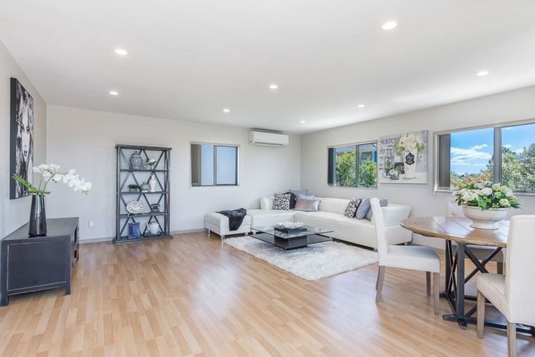 Photo of property in 11a Marlborough Avenue, Glenfield, Auckland, 0629