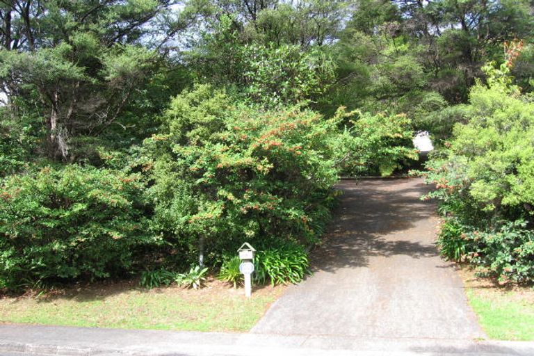 Photo of property in 118 Takahe Road, Titirangi, Auckland, 0604