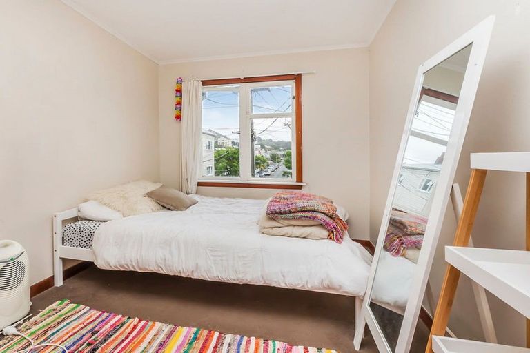 Photo of property in 77 Pirie Street, Mount Victoria, Wellington, 6011