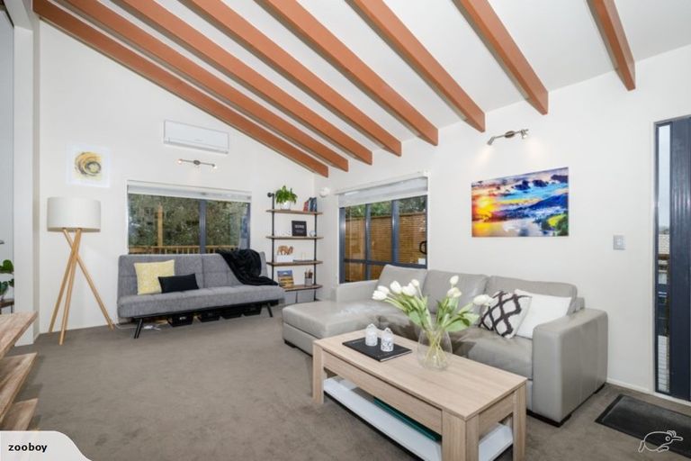 Photo of property in 25 Broadfield Street, Massey, Auckland, 0614