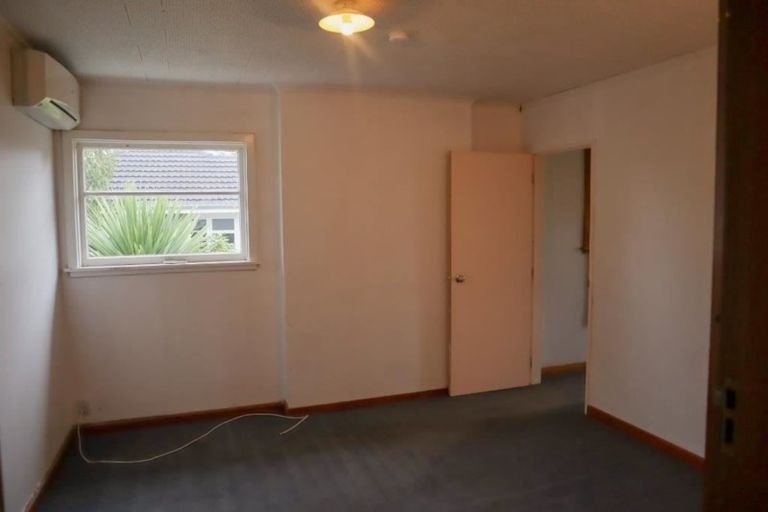 Photo of property in 112 Avonhead Road, Avonhead, Christchurch, 8042