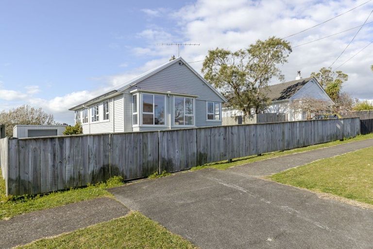 Photo of property in 56 Cook Street, Marfell, New Plymouth, 4310