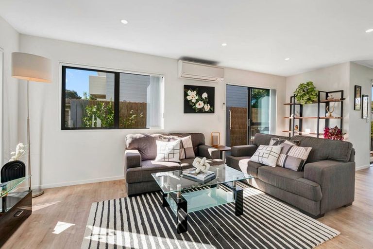 Photo of property in 4 William Bayes Place, Red Beach, 0932