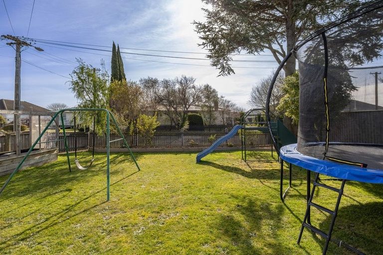 Photo of property in 72 Dunedin Street, Redwood, Christchurch, 8051