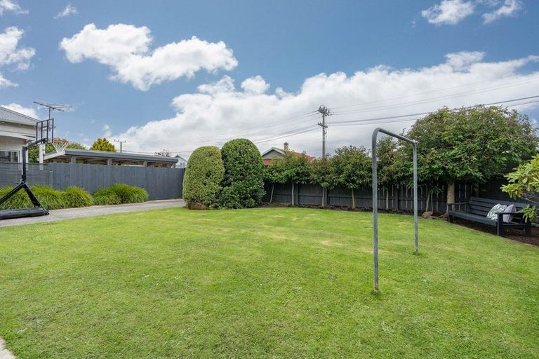 Photo of property in 72 Hargest Crescent, Saint Clair, Dunedin, 9012