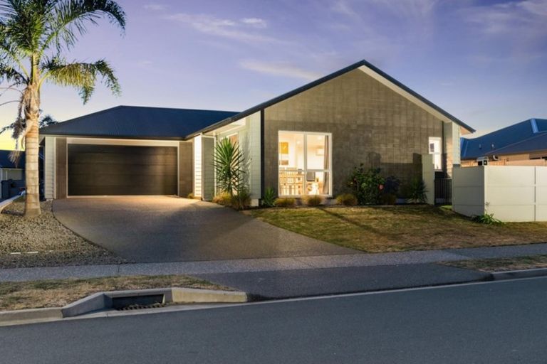 Photo of property in 4 Cassinia Close, Papamoa Beach, Papamoa, 3118