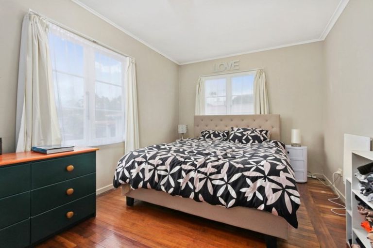 Photo of property in 6 Glengarry Road, Glen Eden, Auckland, 0602