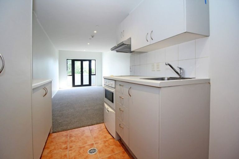 Photo of property in 20a/30 Westward Ho, Glen Eden, Auckland, 0602