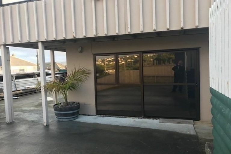 Photo of property in 36 Waiuta Street, Titahi Bay, Porirua, 5022