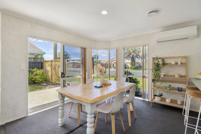 Photo of property in 16 Sandhurst Drive, Papamoa Beach, Papamoa, 3118