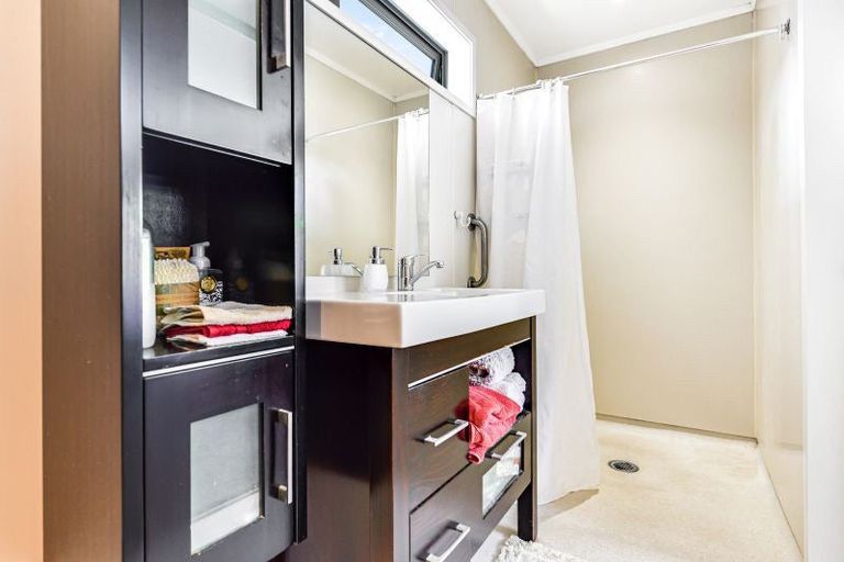 Photo of property in 21 Burn-murdoch Street, St Andrews, Hamilton, 3200