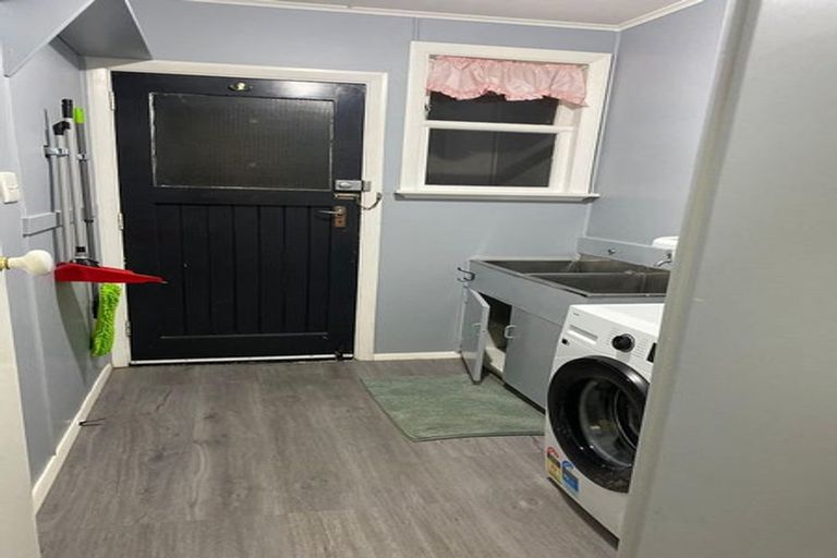 Photo of property in 24 Palmer Crescent, Silverstream, Upper Hutt, 5019