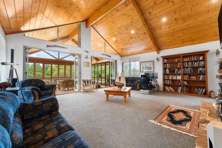 Photo of property in 40 Foster Road, Kumeu, 0891