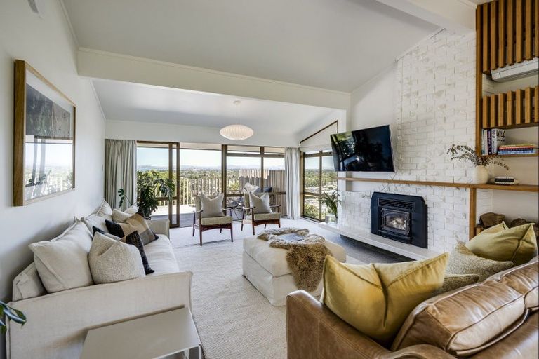 Photo of property in 2 Colenso Avenue, Hospital Hill, Napier, 4110