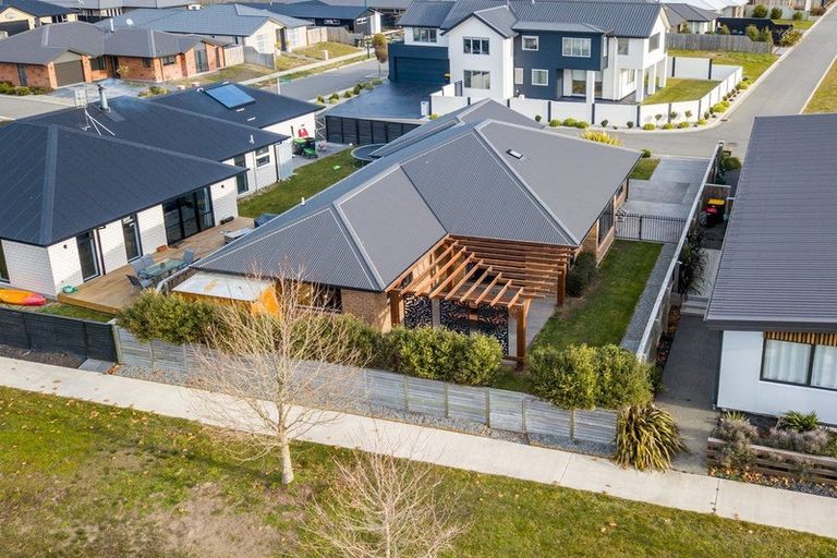 Photo of property in 9 Vittoria Lane, Pegasus, 7612