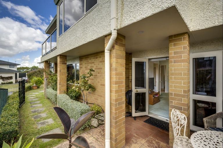 Photo of property in 76a Churchill Drive, Taradale, Napier, 4112