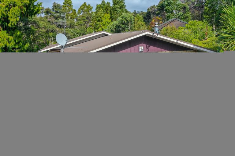 Photo of property in 202 Godley Road, Titirangi, Auckland, 0604