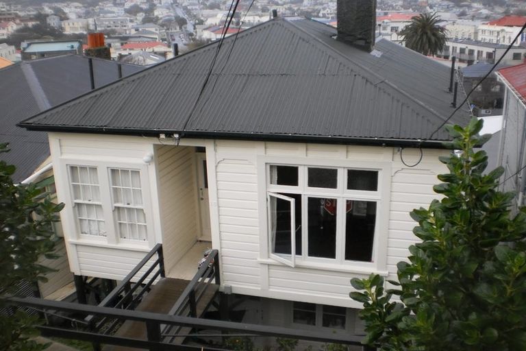 Photo of property in 18a Kenwyn Terrace, Newtown, Wellington, 6021