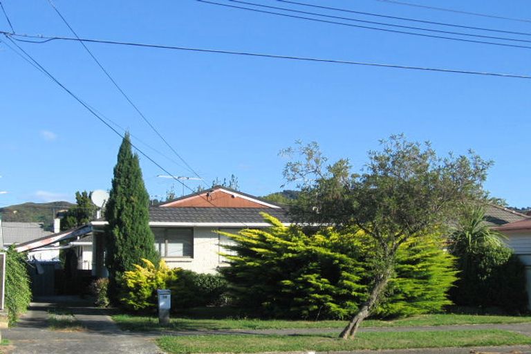 Photo of property in 14 Kowhai Avenue, Ebdentown, Upper Hutt, 5018