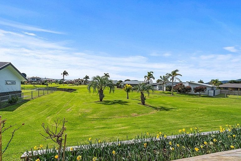 Photo of property in 5 Ara Kahika Lane, One Tree Point, 0118