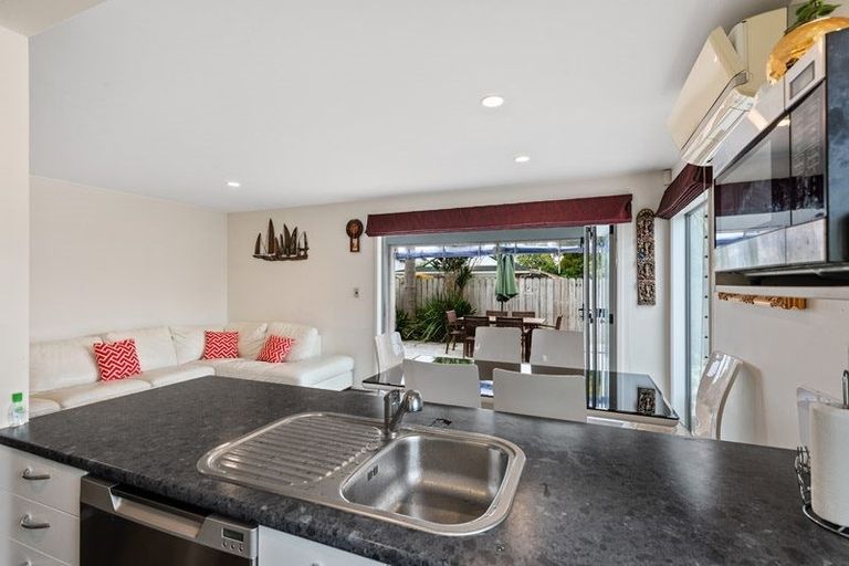 Photo of property in 4/103 Swanson Road, Henderson, Auckland, 0610