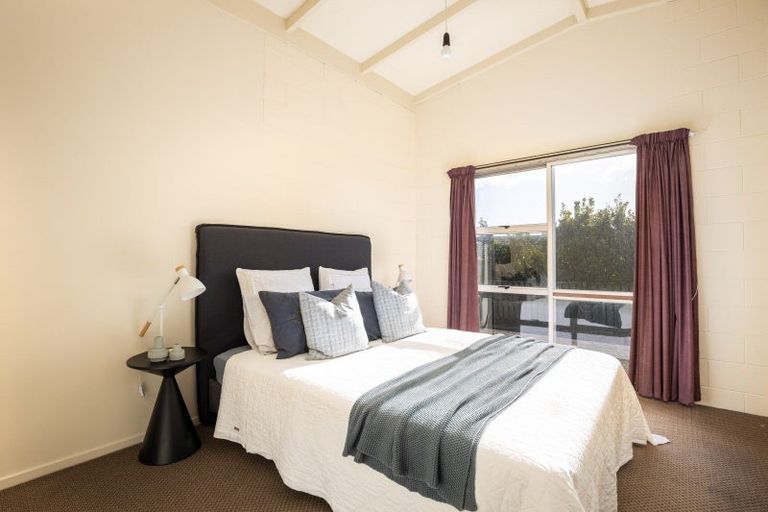 Photo of property in 108 Riversdale Drive, Merrilands, New Plymouth, 4312