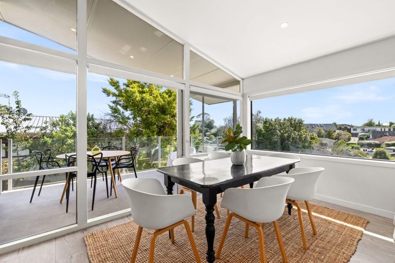 Photo of property in 9 Busby Hill, Havelock North, 4130