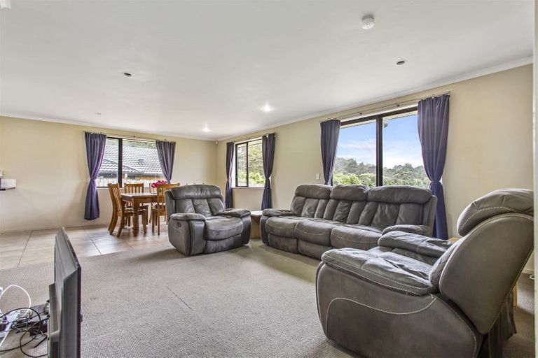 Photo of property in 39 Misty Valley Drive, Henderson, Auckland, 0612