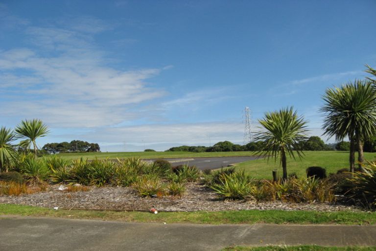 Photo of property in 45 Kiwi Esplanade, Mangere Bridge, Auckland, 2022