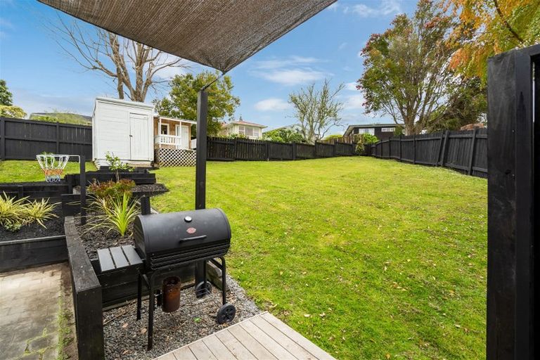 Photo of property in 19 Agincourt Street, Glenfield, Auckland, 0629