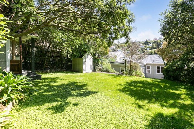 Photo of property in 71 Severn Street, Island Bay, Wellington, 6023